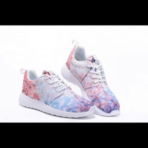 Nike Rosche One Cherry Blossom Size 8, used